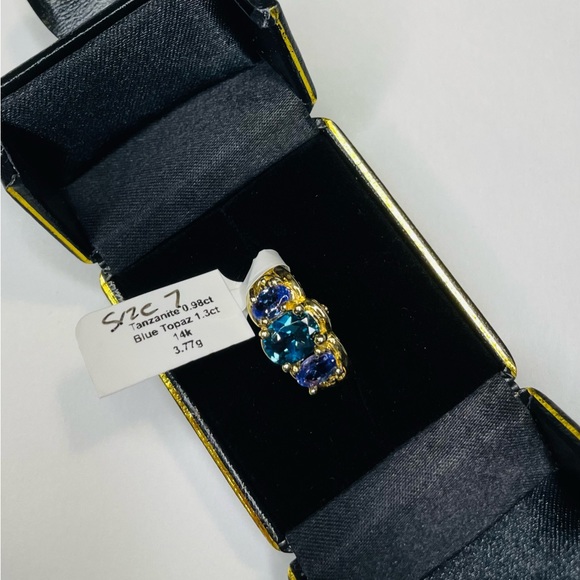 Beautiful Tanzanite and Blue Topaz Statement Ring Size 7 - Picture 4 of 5